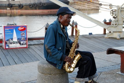 Cape Town Waterfront entertainment