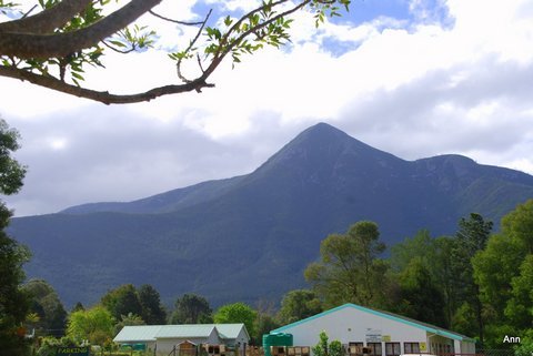 storms_river08 view of mountain